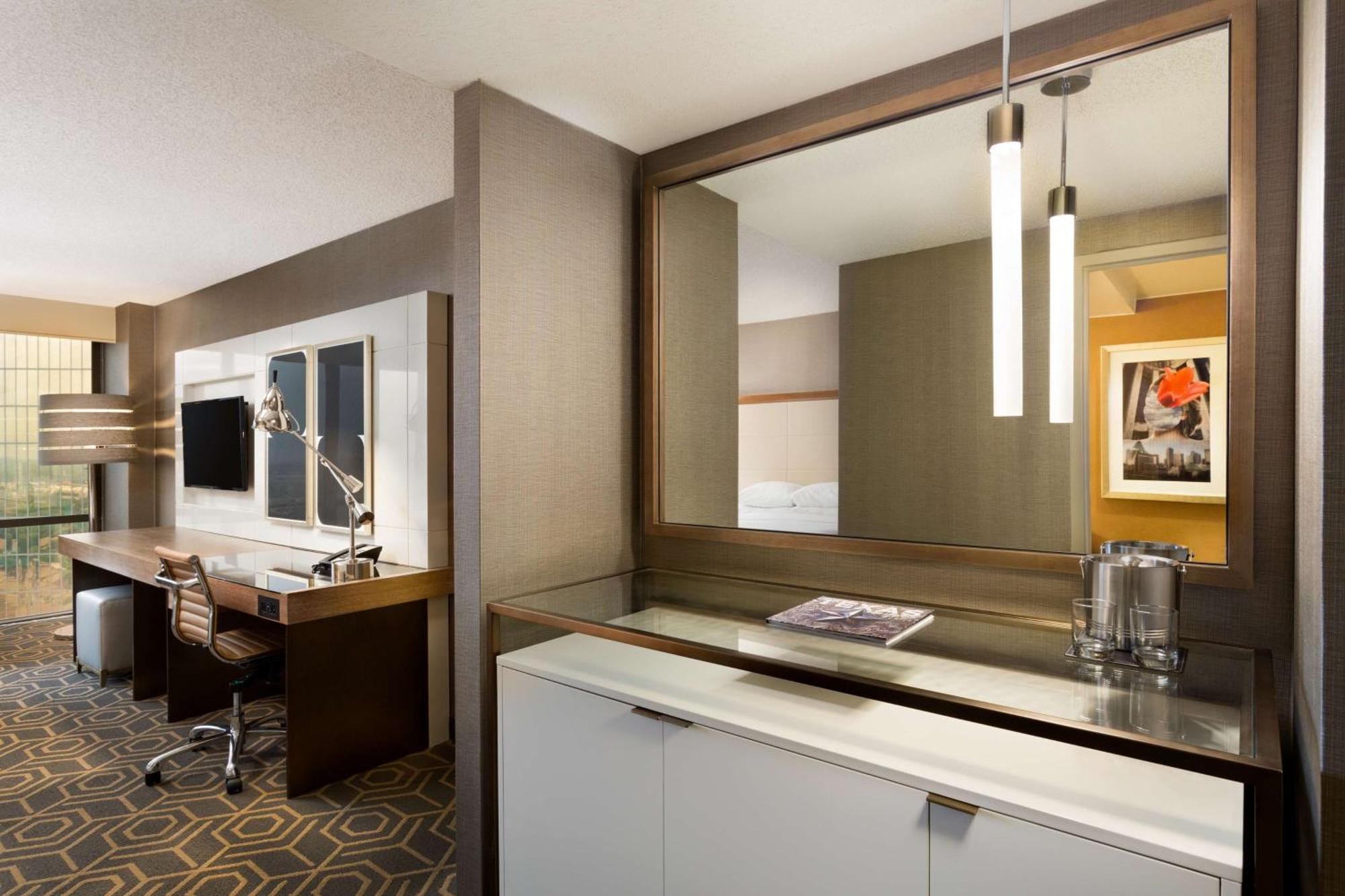 Doubletree By Hilton Hotel Dallas Campbell Centre Экстерьер фото